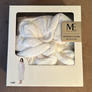 Modern Expressions Women’s Robe